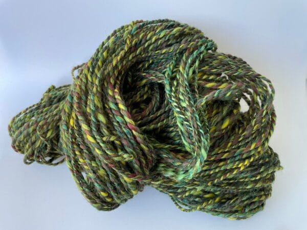 il_fullxfull.4642367384_pc1o.jpg Hand spun yarn made with Shetland wool, fine merino, bio nylon and flax/linen.