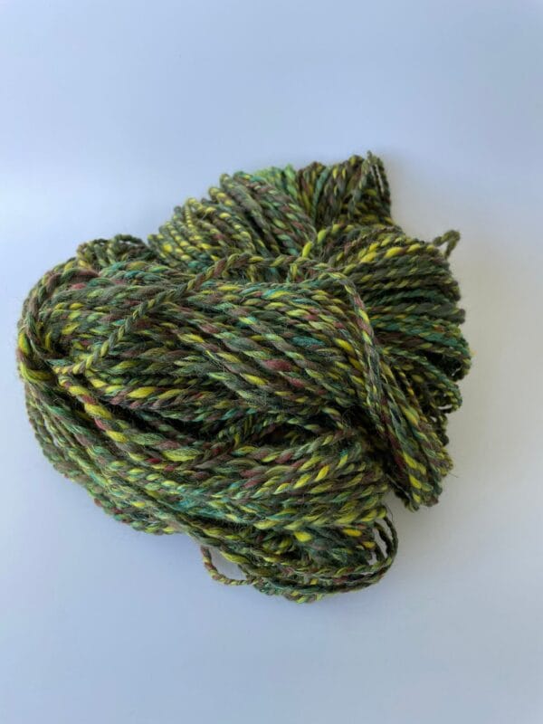 il_fullxfull.4690609273_2paf.jpg Hand spun yarn made with Shetland wool, fine merino, bio nylon and flax/linen.