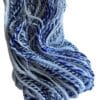 il_fullxfull.5634454782_tw4m.jpg Handgesponnen garen, fauxcashmere, bio-nylon en sari zijde in Delfts blauwe kleuren.