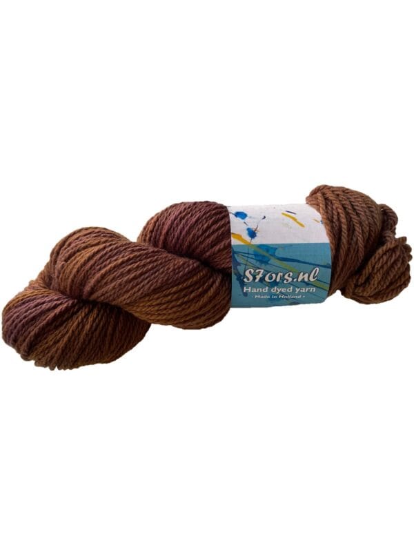 il_fullxfull.5675238116_kpy4.jpg Hand dyed superwash Merino Aran weight yarn. Semi solid Maroon.