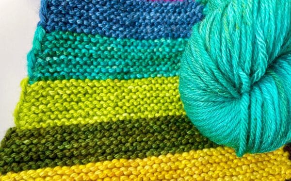 il_fullxfull.5696043730_80bc.jpg Handgeverfd superwash Merino en moerbeizijde Aran gewicht garen. Oceaangroen.