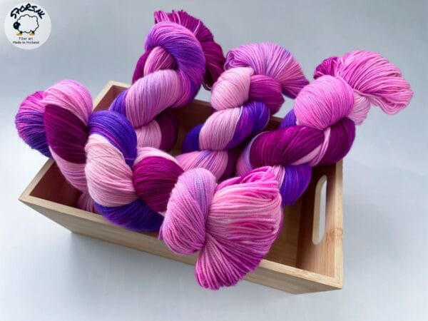 il_fullxfull.5935888750_tbme.Jpg Hand-dyed Superwash Merino and Organic Nylon Sock Yarn “Electric Berries”.