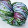 Handgeverfd superwash Merino Aran gewicht garen. 'Liggend onder de kersenboom'.