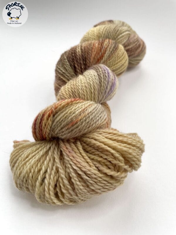 Handgeverfd sokkengaren garen. Superwash Merino, nylon en stellina glitter. Muad'dib'.
