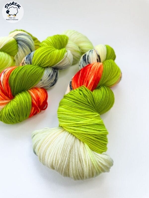 Merino yarn "It's not easy being green, orange and blue"