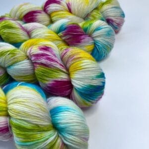 Hand dyed superwash Merino single ply sock weight yarn. ‘Twister’