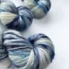 il_fullxfull.6111403925_9fyu.jpg Single ply Merino "Delft" - Handgeverfd