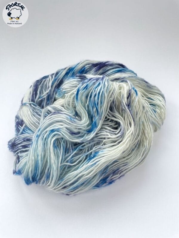 il_fullxfull.6111403947_47yb.Jpg Single ply Merino "Delft" - Handgeverfd