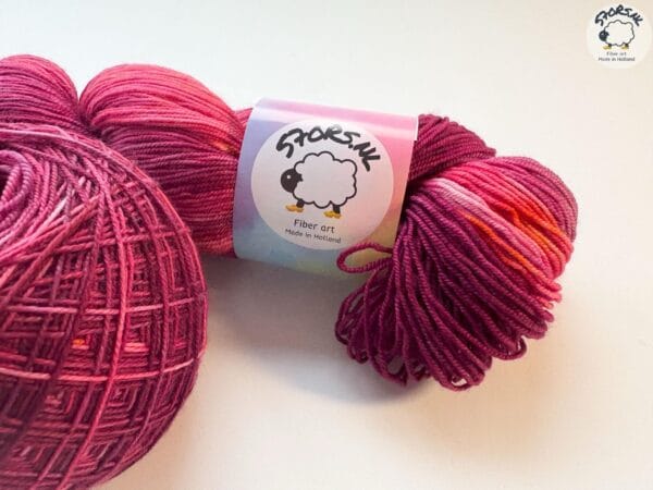 GlüHwein - Dark Red Hand-Dyed Merino/Nylon Yarn