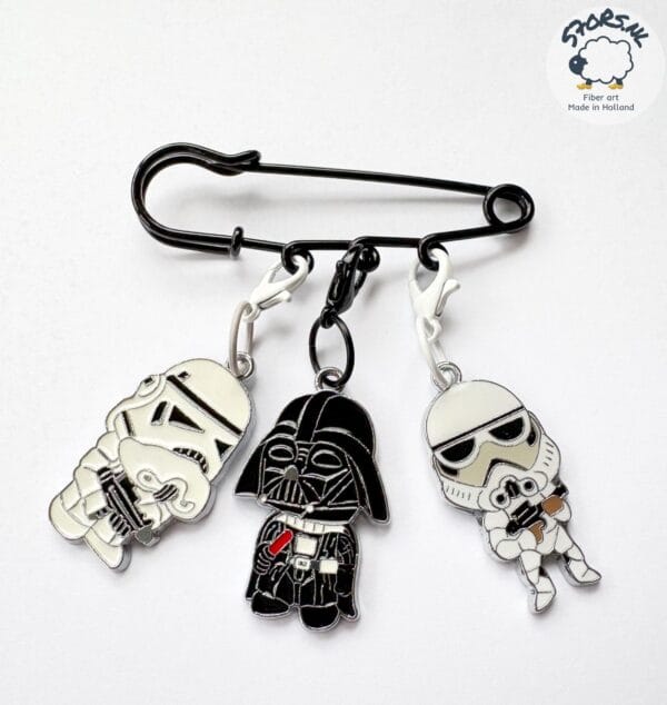 il_fullxfull.6626145617_9kw7.jpg Drie steek markeerders op een handige kiltspeld.