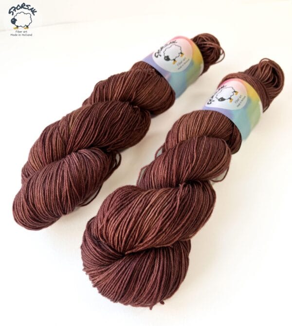 il_fullxfull.6748079585_66u3.jpg Semi solid superwash Merino yarn. ‘Milk chocolate’