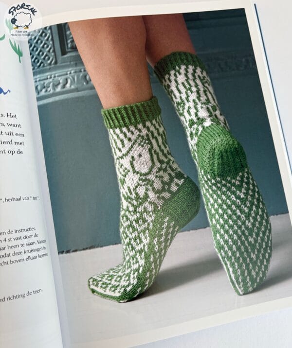 Knitting Moomin socks. 29 original designs.