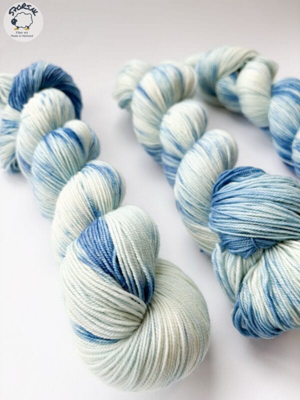AA020D04-074D-4F4C-B1AF-53F21C9A4010 Delft 2 - Handgeverfd merino garen