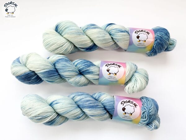 FF2DB54C-9961-4691-B2B1-BAE025DCB56E Delft 2 - Handgeverfd merino garen