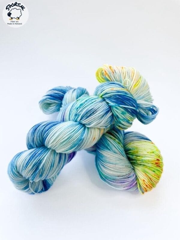 il_fullxfull.6836206994_d1ux.Jpg Summersky - Hand-dyed Merino Yarn