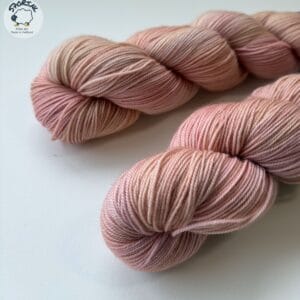 191B7FD7-CB26-41D0-91D0-CDBF5103B395 The blushing gnome - hand-dyed merino yarn in soft pink