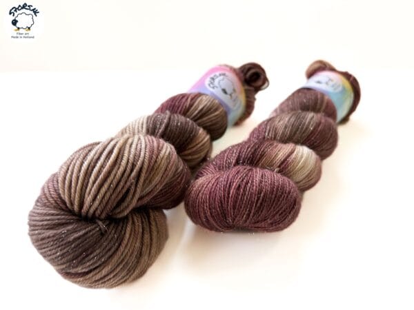Brownie - hand-dyed merino yarn with glitter