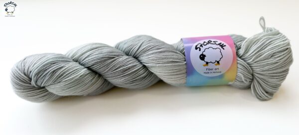 96ee1298-36b2-4bb8-B534-84845027d4a3-2 Platinum Gray – Hand-Dyed Merino Yarn in a Chic Shade