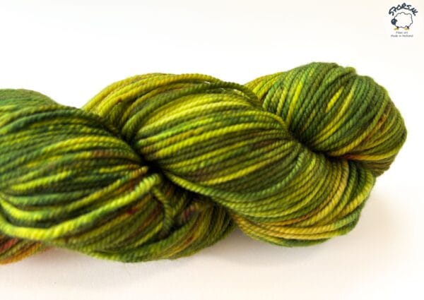 F83B9287-35FC-40D0-87EE-687FFE26E63B Zwarte Woud – handgeverfd merinogaren in bosgroen