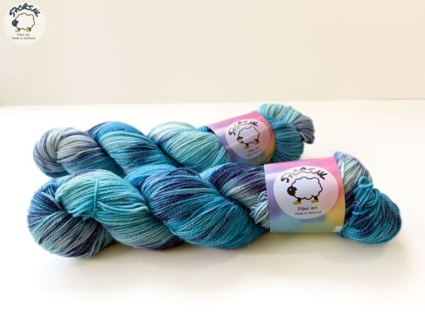 Ice Queen - merino glitter yarn with royal allure