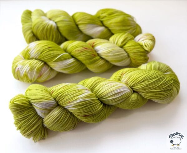 abd282c8-dbbd-4c91-adb3-8ed70fdedd03 Lelietjes der Dalen – handgeverfd merino sok - of DK-garen