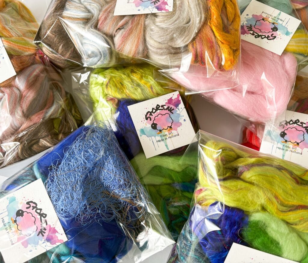 Kleurrijk cadeauzakje – 100 gram lontwol & vezels