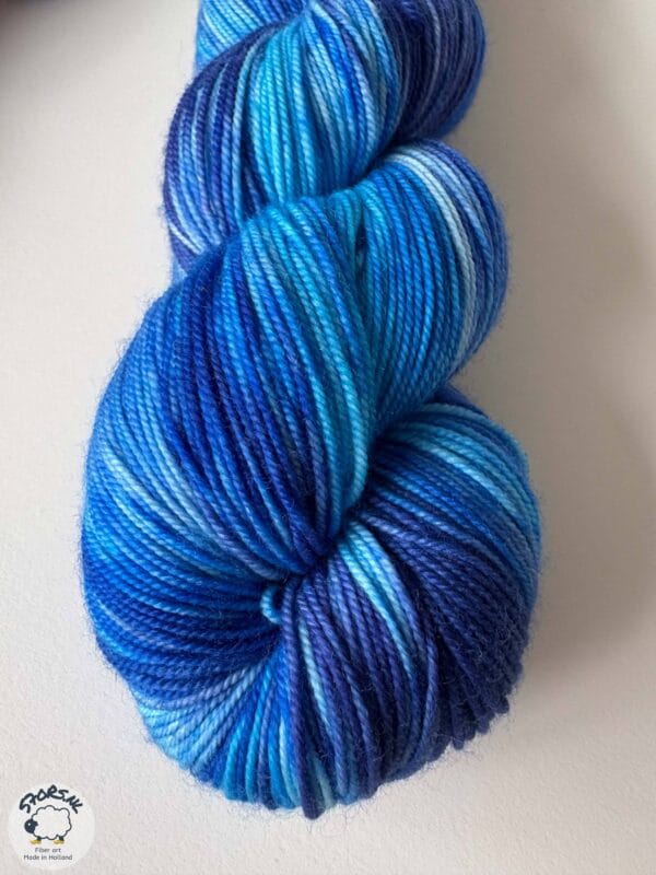 0979d50a-7f94-47aa-91bc-05a039003b90 The Blues – Hand-dyed Yarn in Vibrant Shades of Blue