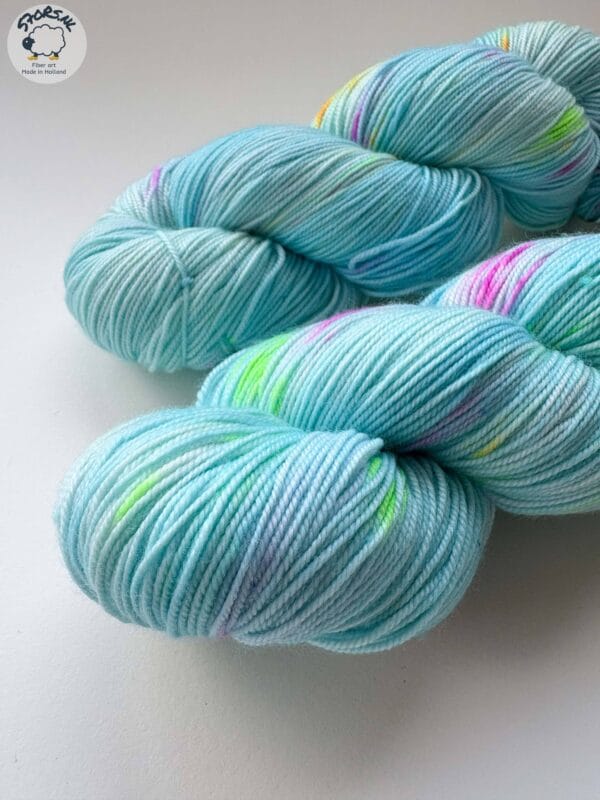 1ba2c521-942e-48cc-9444-D6e4554e2e2b Are You Coming to My Party?