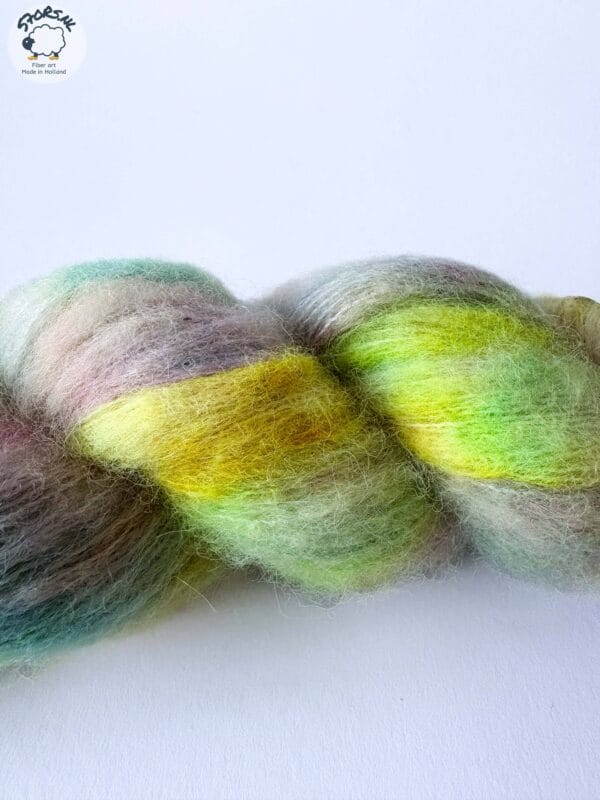 29AC2DD8-14EC-4498-9DD4-49338F83F74F Fluff lace garen - neon speckles