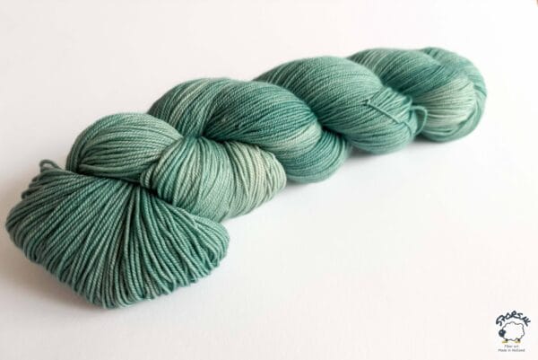 46F076D2-9857-44CE-860B-969340162016 Emaille – Hand-dyed Yarn in a Muted Mint Green