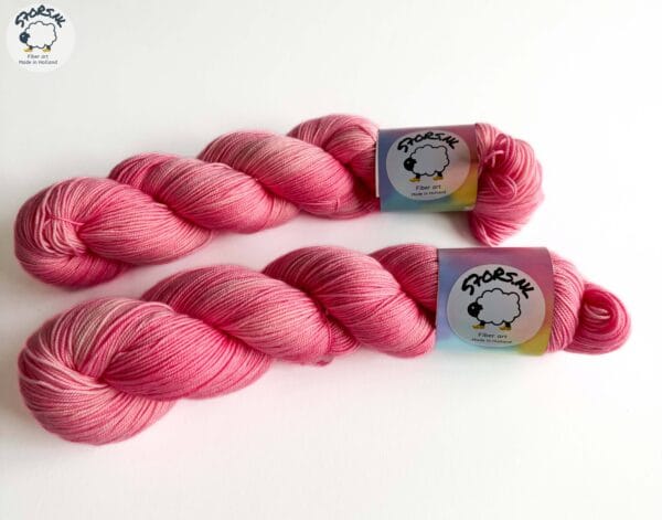 5D8EACE8-2040-485C-9D2D-E5D1B955E31D Purk – Hand-dyed Pink Yarn Full of Joy and Softness