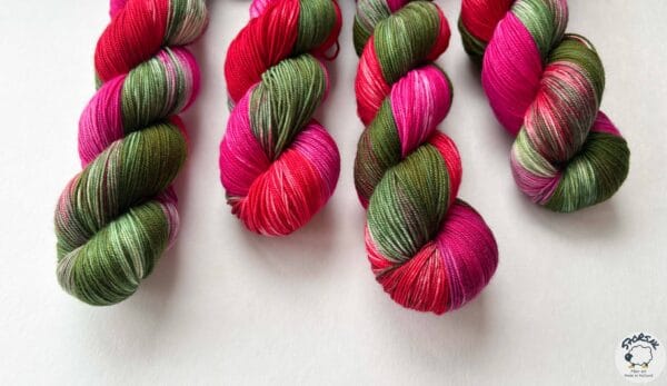 9A11482C-5BBC-432E-8482-FC0B5FFCC551 Christmas Star – festive yarn with flair and splendor!