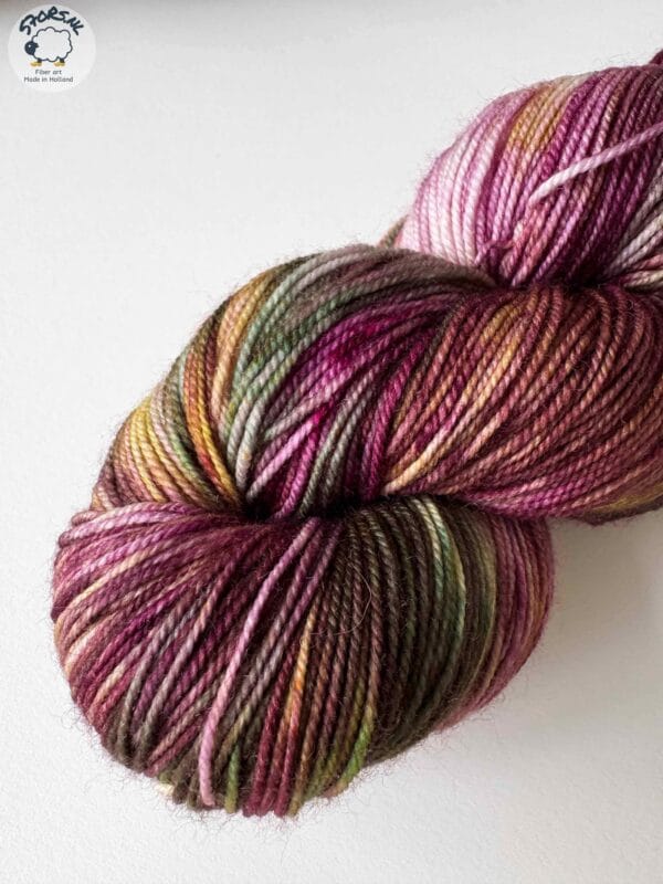 B075051e-A81f-4538-8875-Ccc2559e2c7e Slamix – Hand-dyed Yarn Full of Color and Garden Poetry