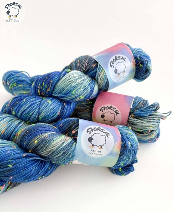 C3AAB935-E985-440E-875E-6B1CD5193C01 Nebula – sokkengaren met neon neps