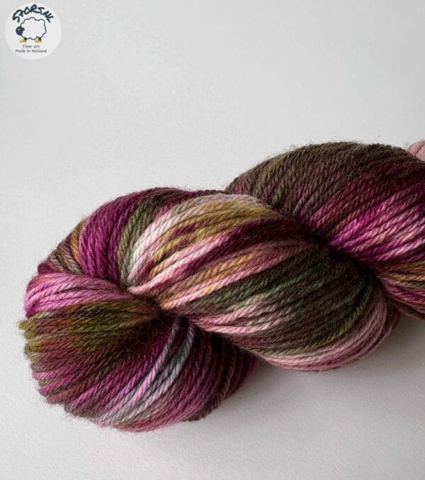 E4f9eaa2-7896-43fc-9ee7-2357bbdd1762 Slamix – Hand-dyed Yarn Full of Color and Garden Poetry
