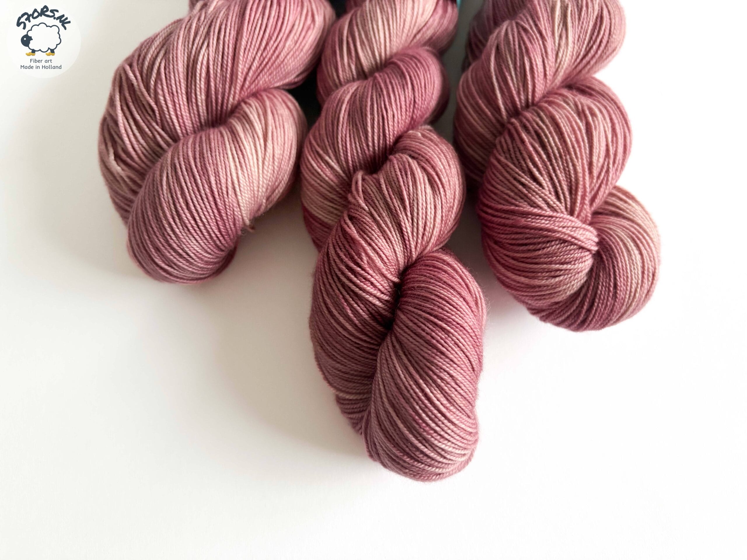 F34B4969-F686-498C-BD20-595858FCC8E1 Mauve โ Dusty Pink Hand-Dyed Yarn with French Flair