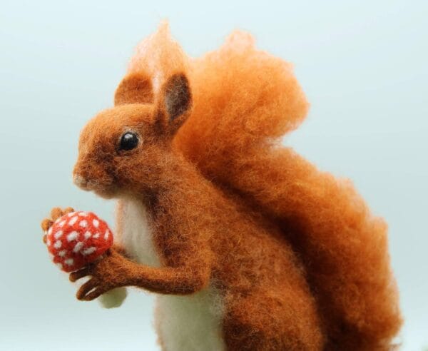 Solly the Squirrel – Complete Needle Felting Kit