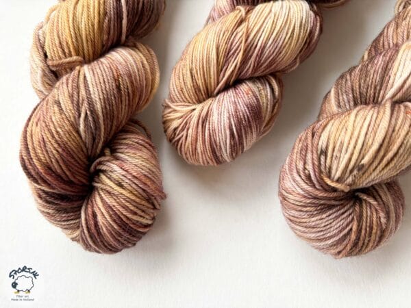 Garden Snail - earthy tranquility in a skein