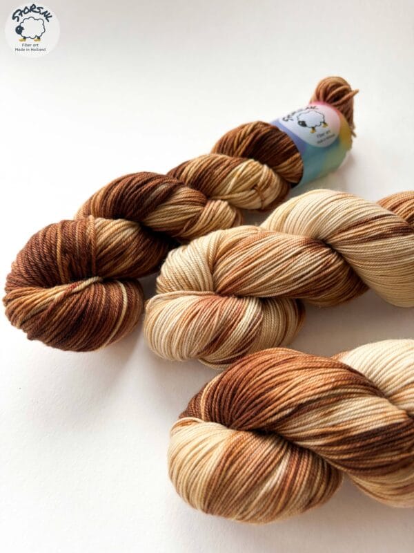 Hopjesvla – creamy caramel shades on your needle