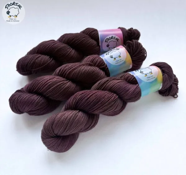🌰 Chestnut, warm, deep, and beautifully autumnal