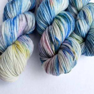 A09D5889-0F7E-4BB0-A3FE-7E937B4EB2C9 Winterlucht, een januari Yarn Club kleur