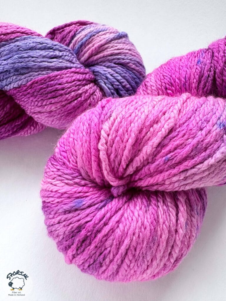 Electric berries – Merino & mulberry silk Aran