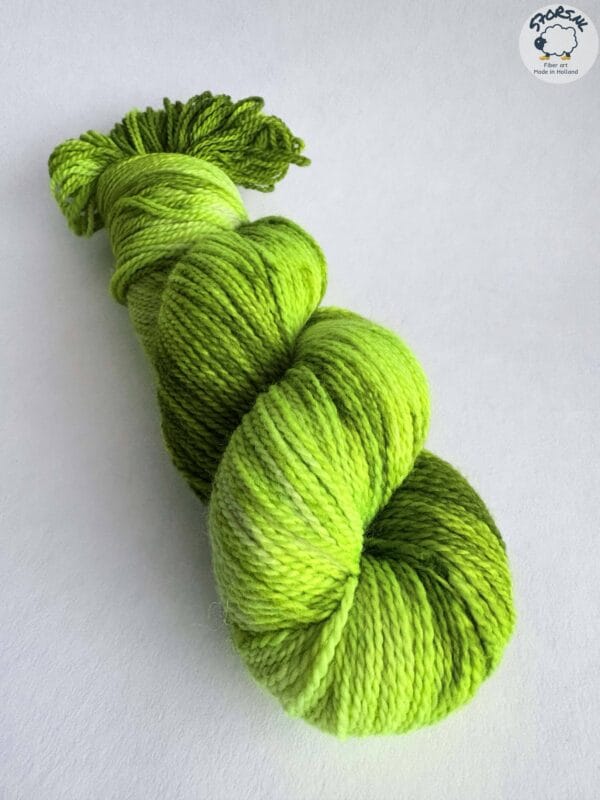 C2B5FAD8-7706-4A10-BD8E-46EFCA45DD68 Radioactive – Fingering Merino with bio nylon