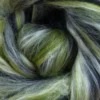 15A17AAE-06BC-4CC6-8B4E-830D3CEC9CA4.webp Detail van Bumble Bee spinvezelblend van World of Wool.
