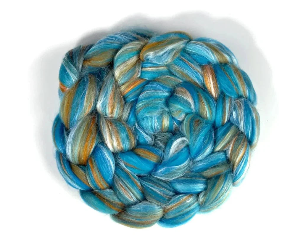 Kingfisher by Scotty spinvezelblend van World of Wool.