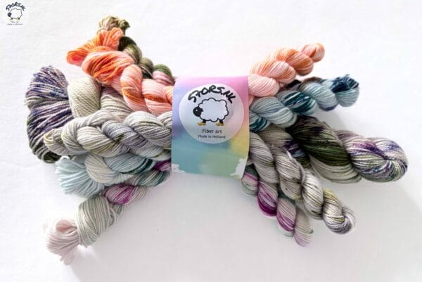 istrie-mini-plus-sock Groeten uit Istrië — handgeverfde sets & losse strengen
